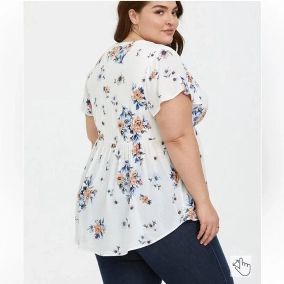 Torrid Floral Print Short Sleeve Peplum Blouse Size 2 White & Blue Rayon - Picture 2 of 7